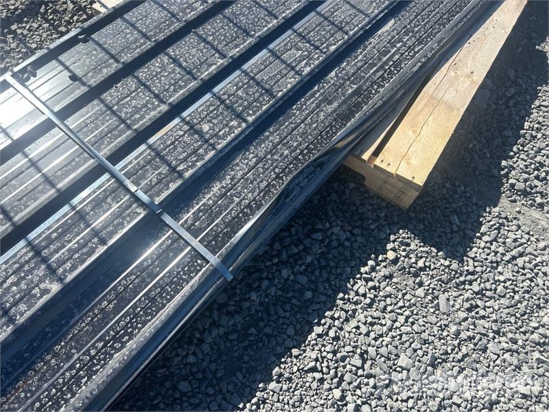  Quantity of (20) 20 ft x 3 ft Black Metal Roof Pan المصاعد والرافعات المادية