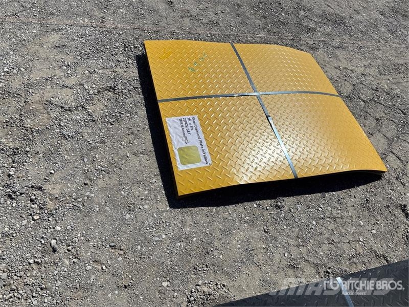 Quantity of (20) 3 ft x 4 ft Yellow Steel Diamond Talhas, guinchos e elevadores de materiais
