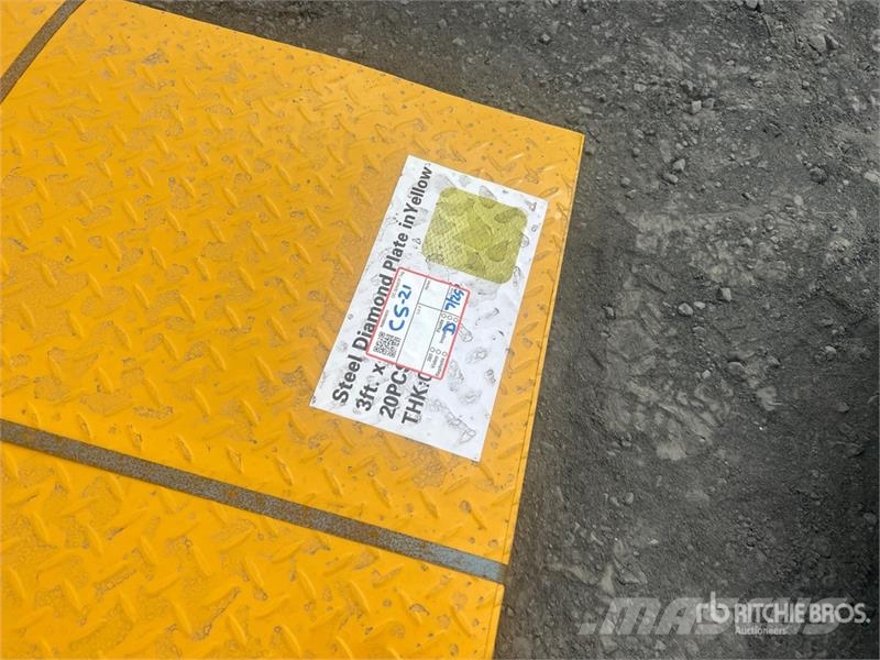 Quantity of (20) 3 Ft x 4 Ft Yellow Steel Diamond Gradbeništvo - drugo