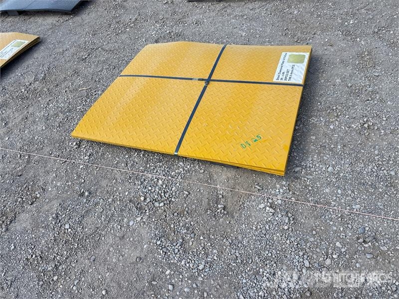Quantity of (20) 3 ft x 4 ft Yellow Steel Diamond Seilwinden, Bauaufzüge und Lastenaufzüge