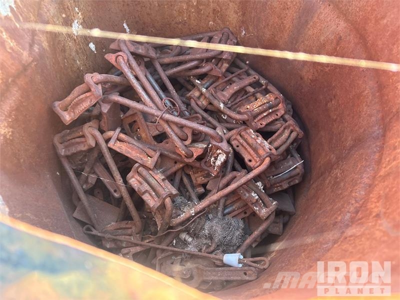 Quantity of 20 Barrels of-Misc Hardware/Ellis Shor Vinssit, nostolaitteet ja materiaalinostimet