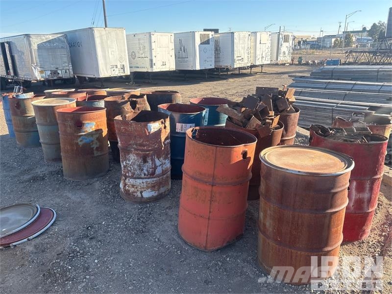 Quantity of 20 Barrels of-Misc Hardware/Ellis Shor Vinssit, nostolaitteet ja materiaalinostimet