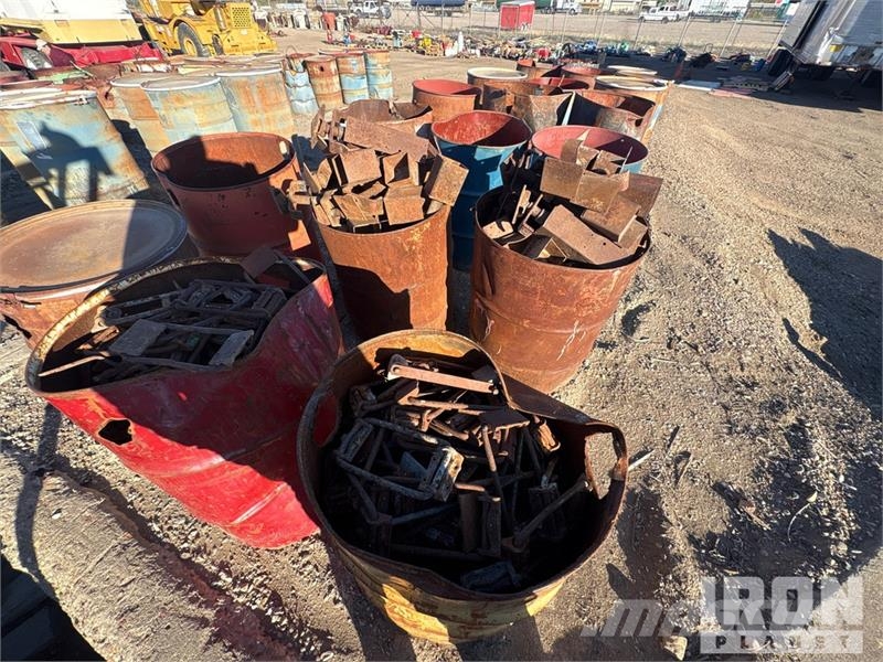 Quantity of 20 Barrels of-Misc Hardware/Ellis Shor Vinssit, nostolaitteet ja materiaalinostimet