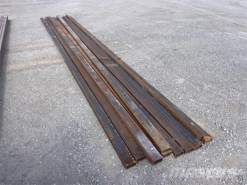  Quantity of 20 ft x 4 in x 2 in Steel Tubing Muud osad
