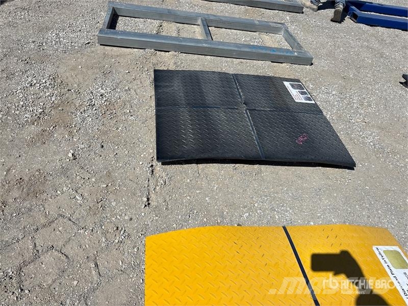  Quantity of (20) Pallets of 3 ft x 4 ft Black Stee Seilwinden, Bauaufzüge und Lastenaufzüge