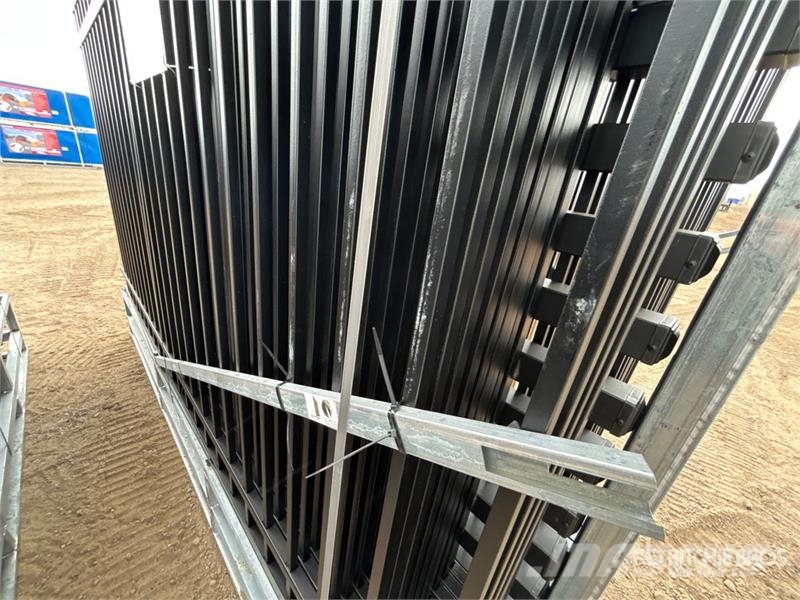  Quantity of (20)  SUNTOP U710-20 10 ft x 7 ft Powd Equipement de clôture