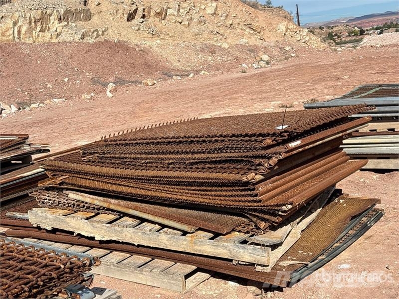 Quantity of (24) Pallets of Screen Cloth قطع غيار المخلفات / إعادة التدوير والمحاجر