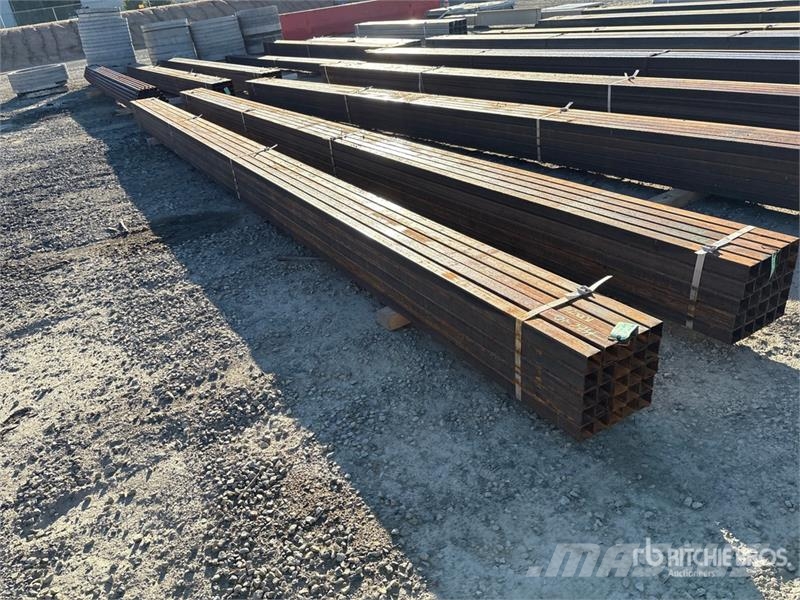 Quantity of (25) 2 1/4 sq 25' Outros componentes