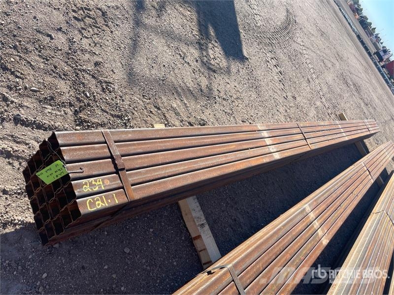 Quantity of (25) 2 1/4 SQ 25 ft Steel Drugi deli