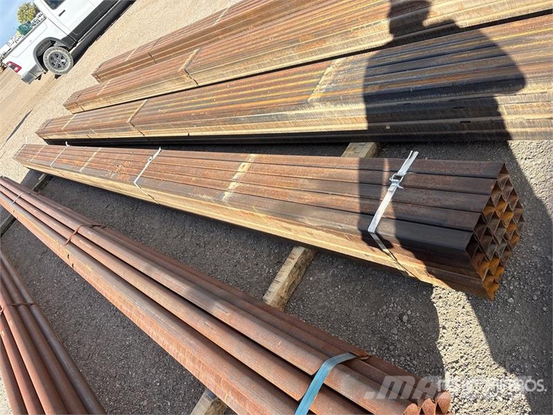 Quantity of (25) 2 1/4 SQ 25 ft Steel Outros componentes