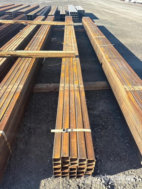 Quantity of (25) 288 in Steel Square Tubing (Unuse Vintsid, telfrid ja materjaliliftid