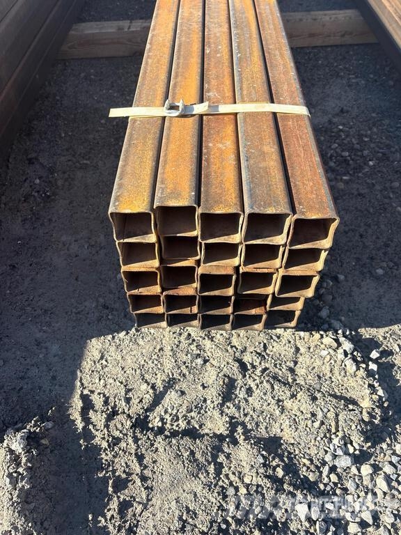 Quantity of (25) 288 in Steel Square Tubing (Unuse Vintsid, telfrid ja materjaliliftid