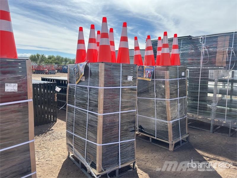  Quantity of (250)  EMC SC28L 28 in Traffic Cones ( 鋪管推土機