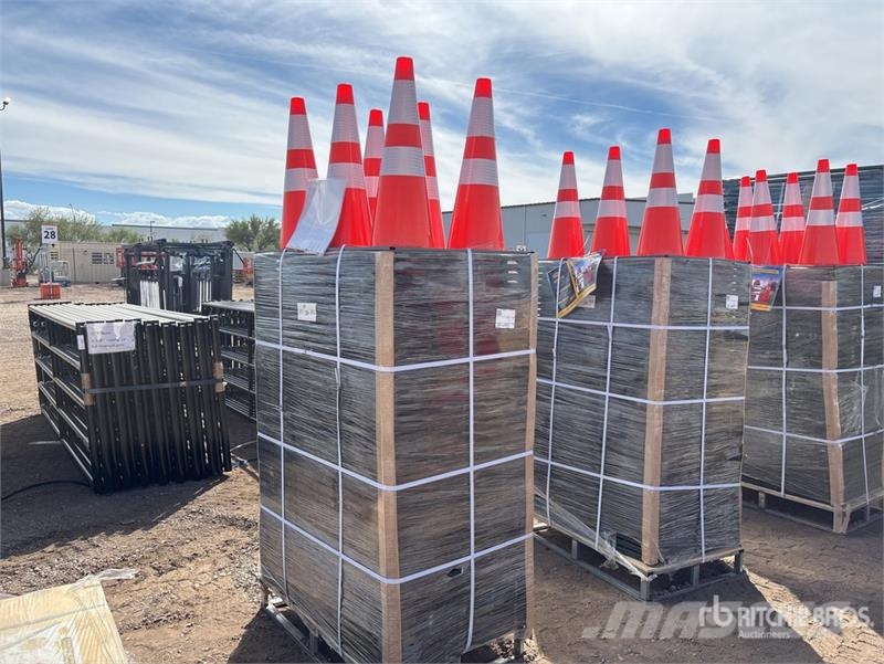  Quantity of (250)  EMC SC28L 28 in Traffic Cones ( 鋪管推土機