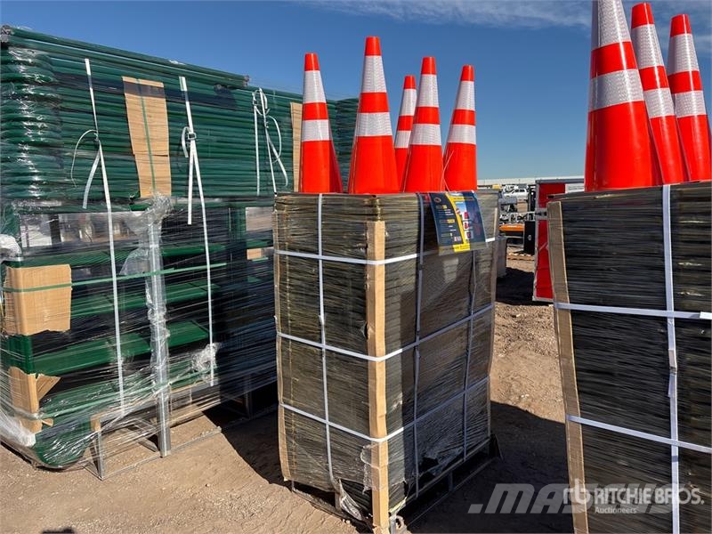  Quantity of (250)  EMC SC28L 28 in Traffic Cones ( Rørlæggere