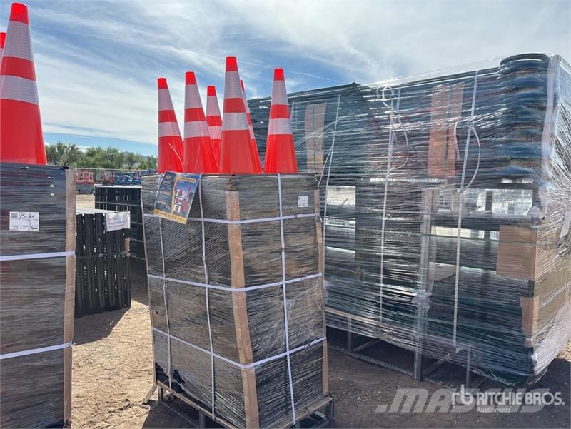 Quantity of (250) EMC SC28L 28 in Traffic Cones ( 鋪管推土機