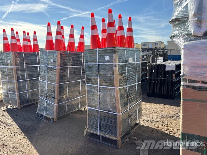  Quantity of (250)  EMC SC28L 28 in Traffic Cones ( Rørlæggere