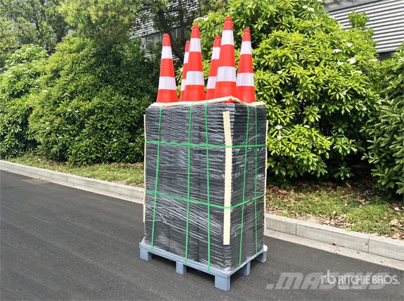 Quantity of (250) KJ K2250 28 in Traffic Cones (U Buldožerji za polaganje cevi