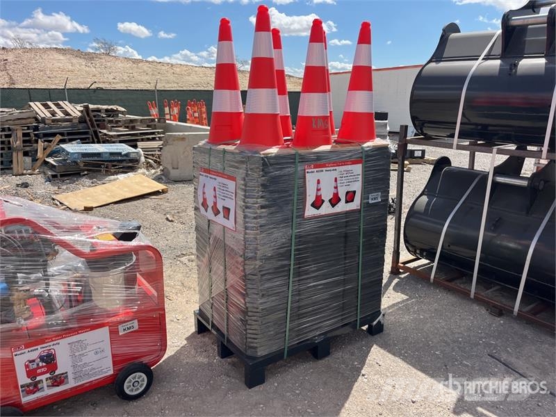 Quantity of (250) MTO A2250 Traffic Cones (Unused Buldožerji za polaganje cevi