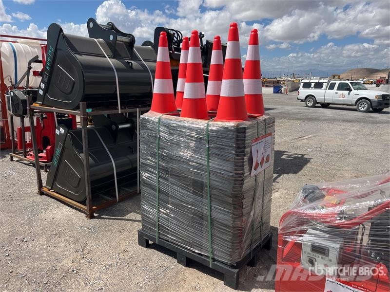 Quantity of (250) MTO A2250 Traffic Cones (Unused Buldožerji za polaganje cevi