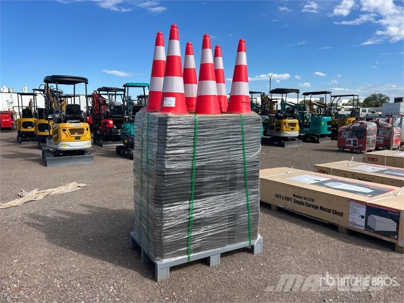  Quantity of (250)  MTO A2250 28 in Traffic Cones ( Putkenlaskijat