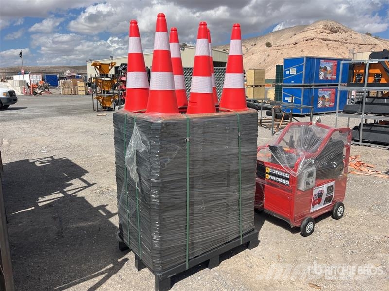Quantity of (250) MTO A2250 Traffic Cones (Unused Buldožerji za polaganje cevi