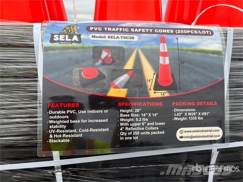 Quantity of (250) SELA TSC28 28 in Traffic Cones Csőfektető dózerek