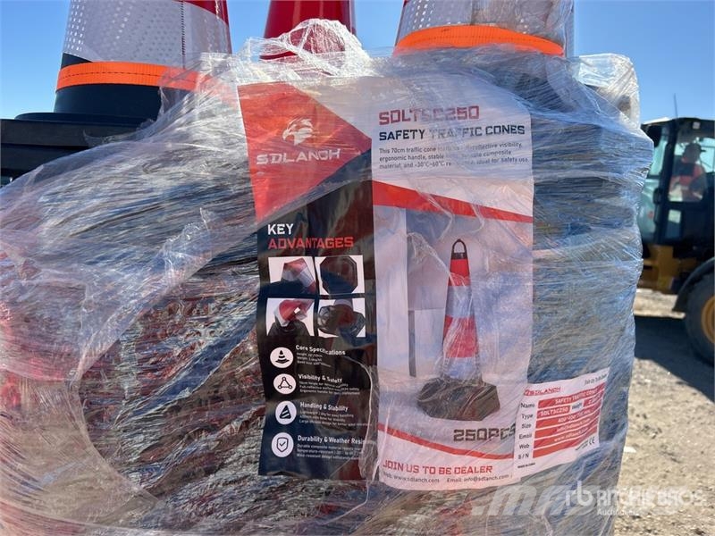 Quantity of (250) TSC Traffic Cones (Unused) Poseur de canalisation
