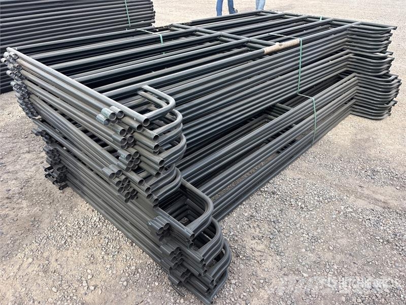  Quantity of (26) 9 ft 6 in Livestock Panel (Unused Livdyr annet utstyr