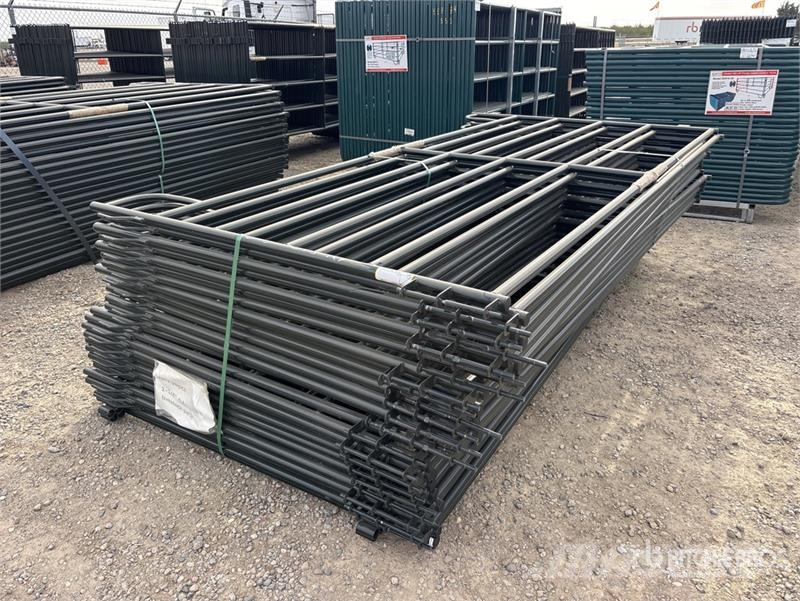  Quantity of (26) 9 ft 6 in Livestock Panel (Unused Livdyr annet utstyr