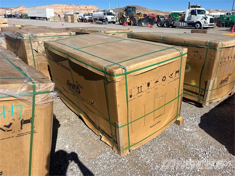 Quantity of (27) Jinko Solar 395 Watt Bifacial Sol Outros componentes