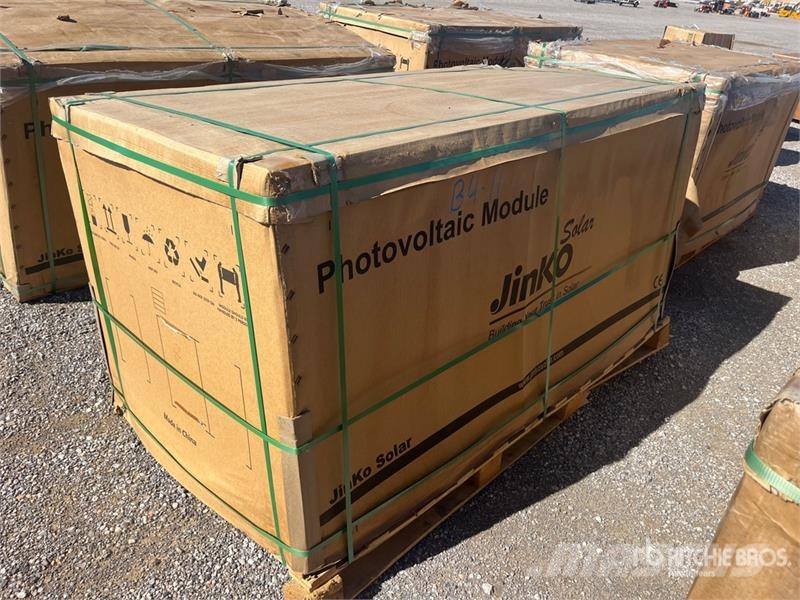 Quantity of (27) Jinko Solar 395 Watt Bifacial Sol Outros componentes