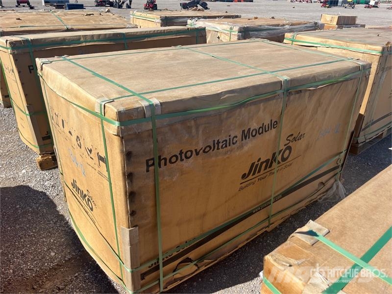  Quantity of (27) Jinko Solar 395 Watt Bifacial Sol Outros componentes