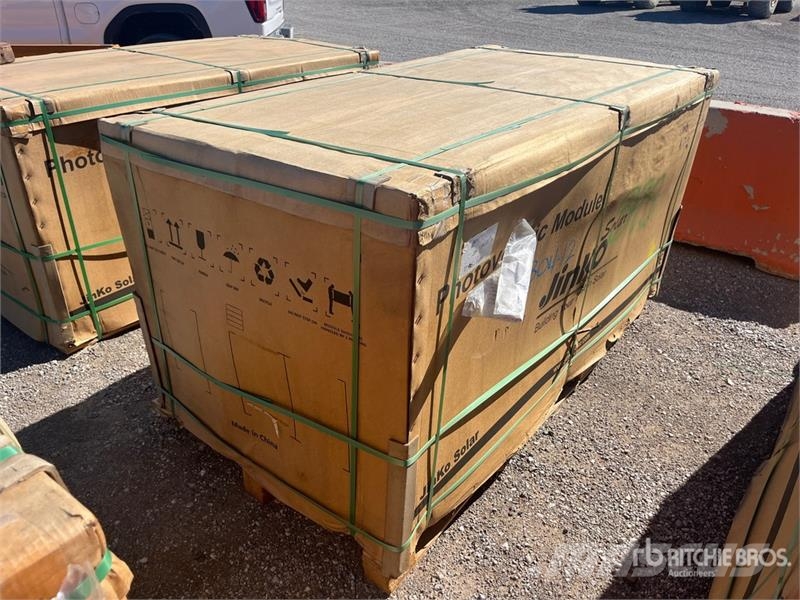 Quantity of (27) Jinko Solar 395 Watt Bifacial Sol Outros componentes
