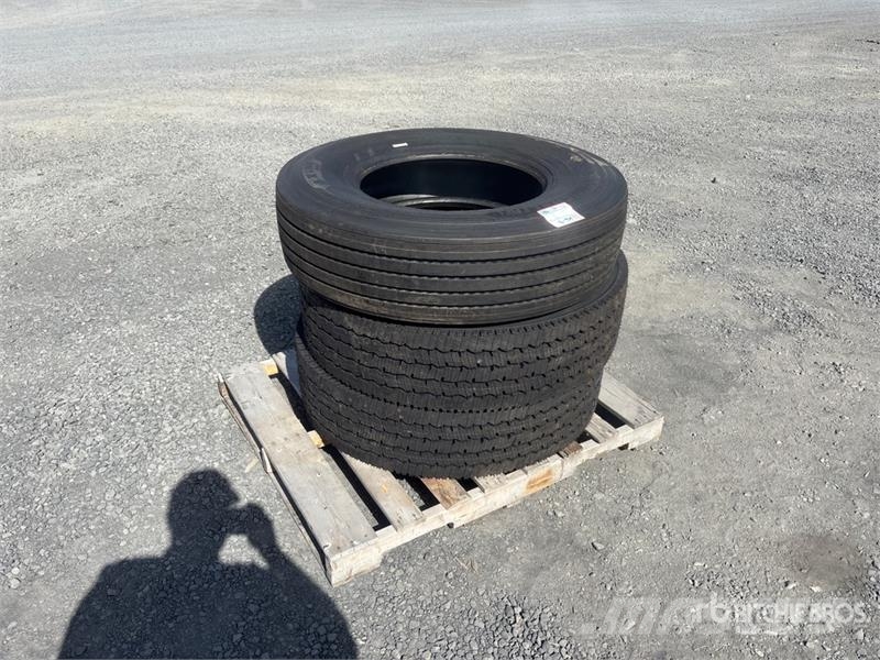  Quantity of (3) 11R22.5 Tires Reifen