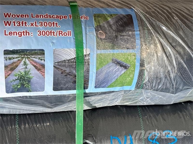 Quantity of (3) 13 ft x 300 ft Woven Landscape Fab Muud põllumajandusmasinad