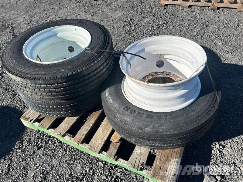  Quantity of (3) 215/75R17.5 Tires الإطارات والعجلات والحافات