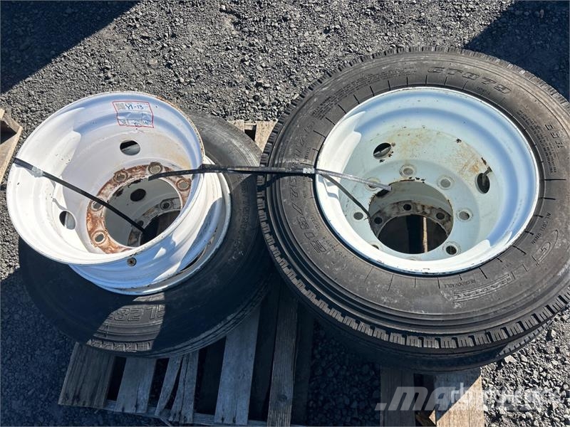  Quantity of (3) 215/75R17.5 Tires الإطارات والعجلات والحافات