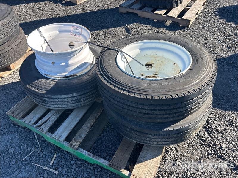  Quantity of (3) 215/75R17.5 Tires الإطارات والعجلات والحافات