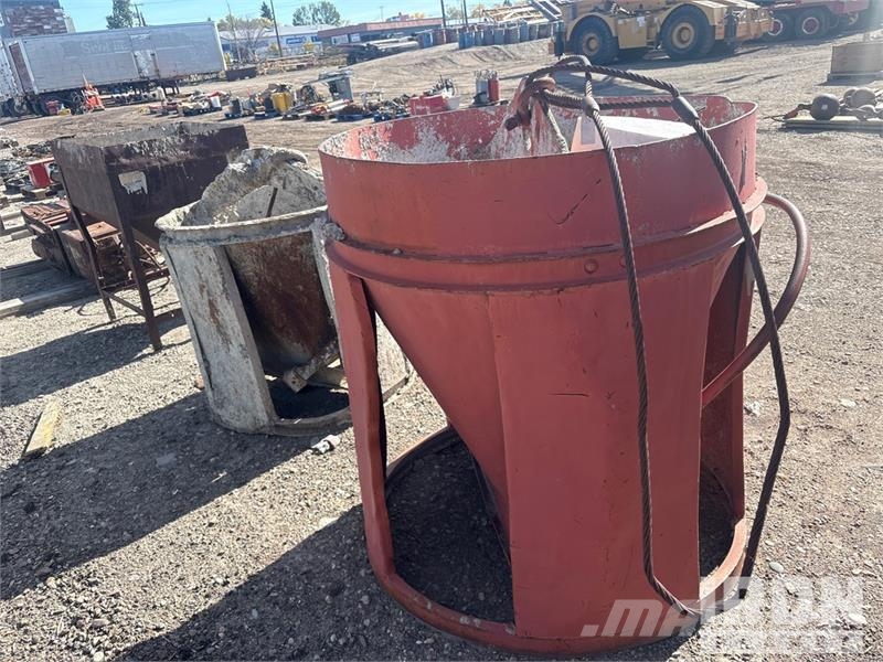 Quantity of (3) 3/4 yard concrete bucket, 1/2 yard Zubehör