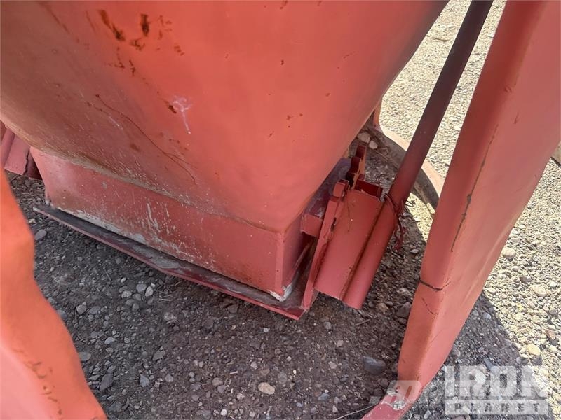 Quantity of (3) 3/4 yard concrete bucket, 1/2 yard Zubehör