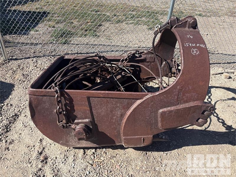  Quantity of (3) 3 Dragline buckets. 1-1/4 Cyd, 1-1 Delovi i oprema za kran