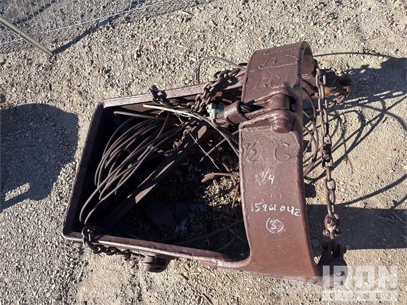  Quantity of (3) 3 Dragline buckets. 1-1/4 Cyd, 1-1 Delovi i oprema za kran
