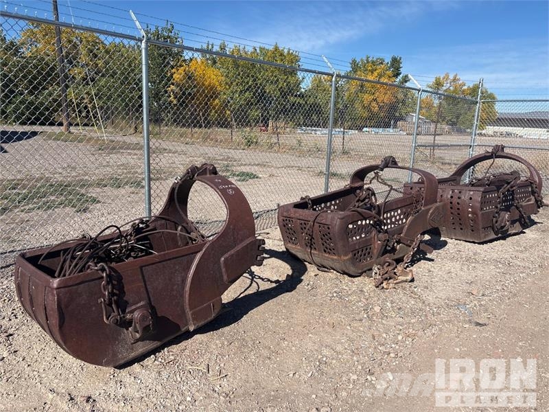  Quantity of (3) 3 Dragline buckets. 1-1/4 Cyd, 1-1 Delovi i oprema za kran