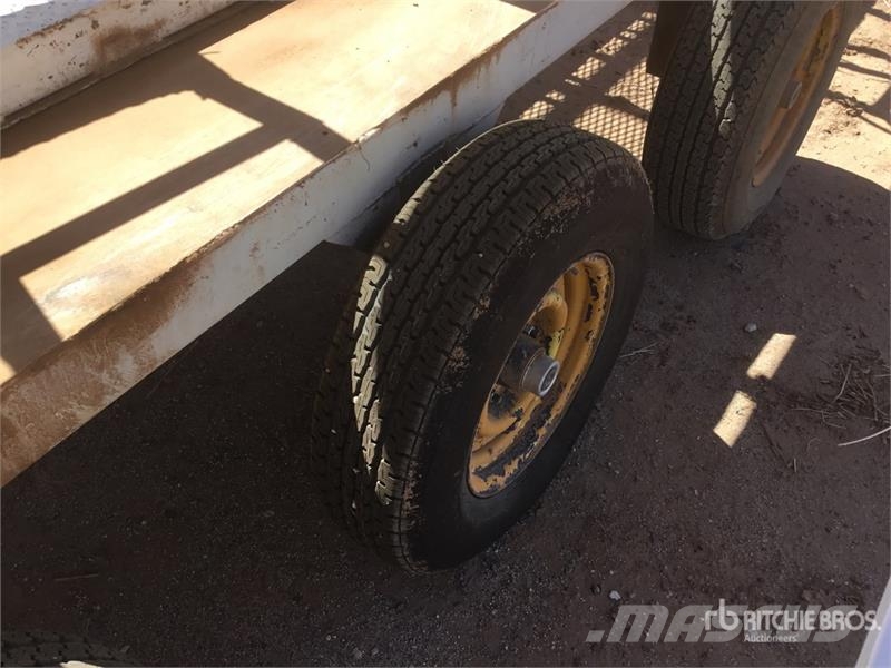 Quantity of (3) (30') Field Packing Trailers Muud põllumajandusmasinad