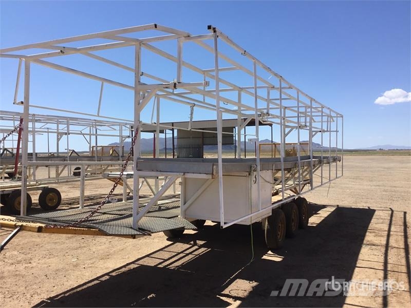 Quantity of (3) (30') Field Packing Trailers Muud põllumajandusmasinad