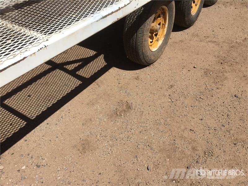 Quantity of (3) (30') Field Packing Trailers Muud põllumajandusmasinad
