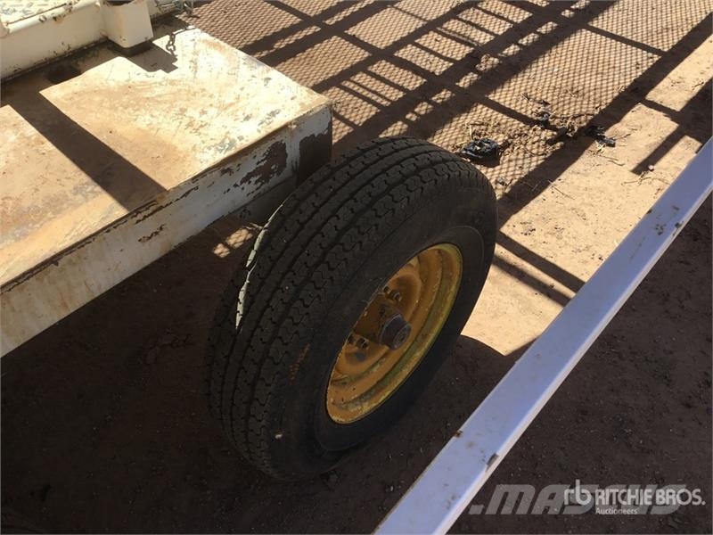 Quantity of (3) (30') Field Packing Trailers Muud põllumajandusmasinad