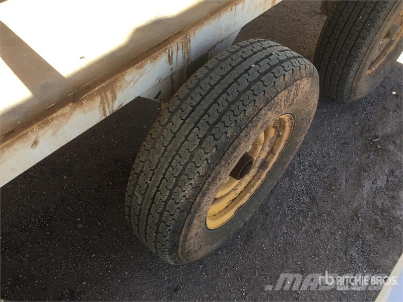 Quantity of (3) (30') Field Packing Trailers Muud põllumajandusmasinad