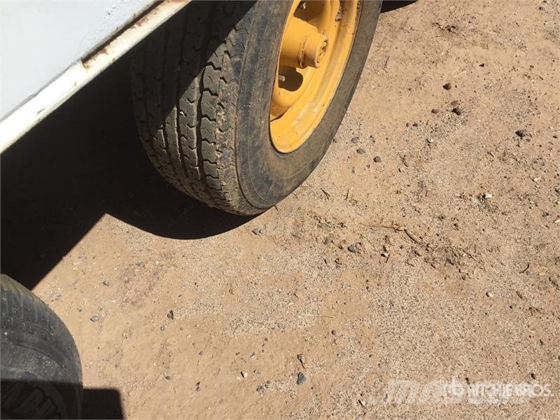 Quantity of (3) (30') Field Packing Trailers Muud põllumajandusmasinad